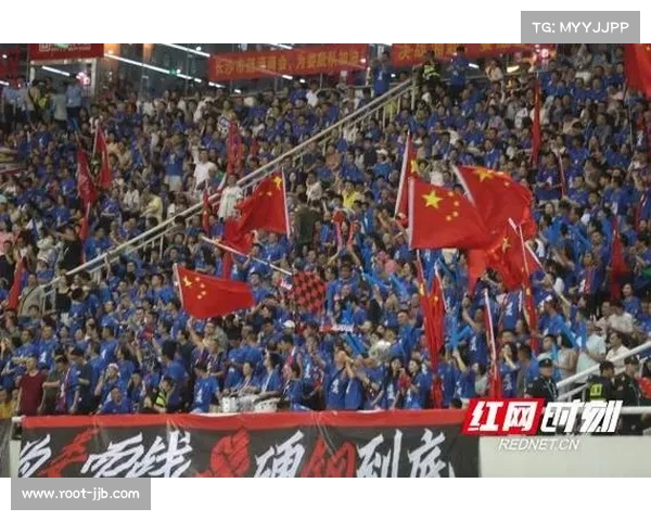 湘超球迷驱车百公里观赛热情高涨 现场氛围超越职业联赛 湘超球迷驱车百公里观赛热情高涨 现场氛围超越职业联赛