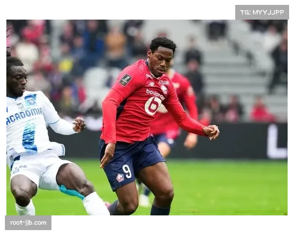 乔纳森·戴维12球领跑里尔射手榜